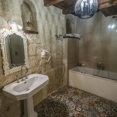 Minia Cave 5*