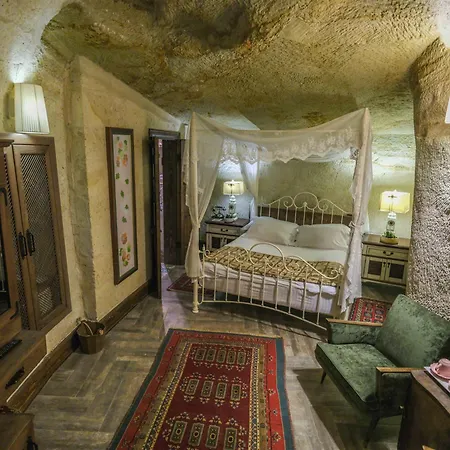 מלון Minia Cave